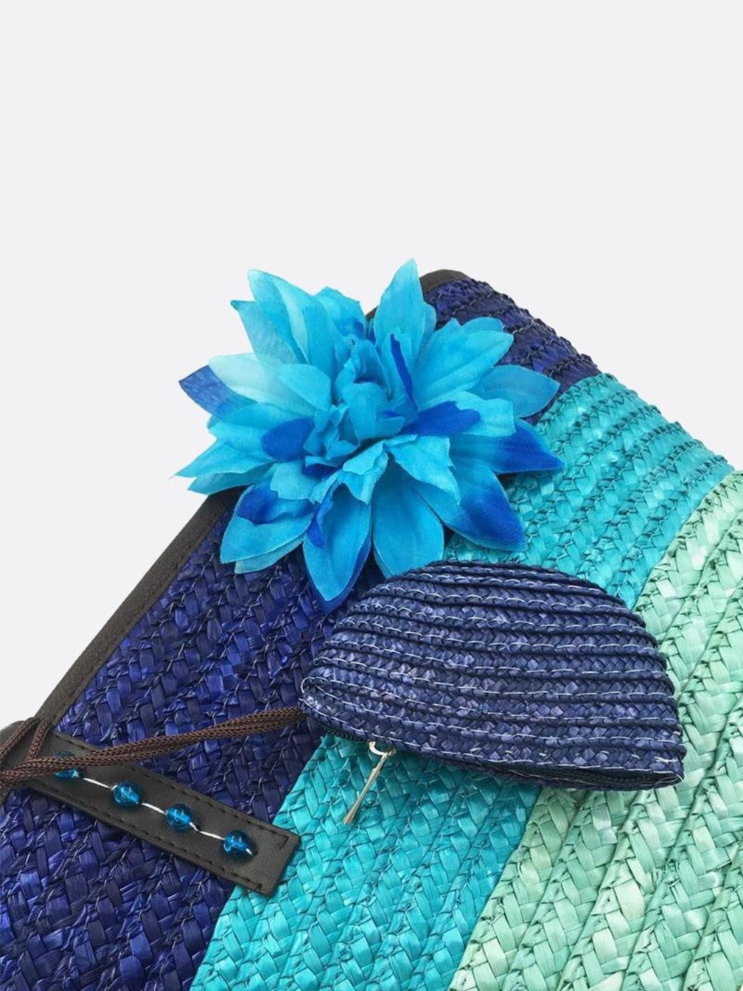 Straw tote bag with flower