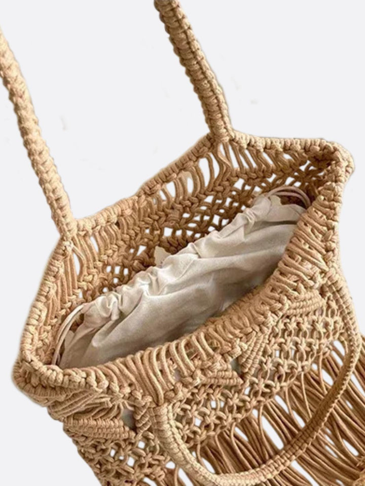 Macrame bag with fringes